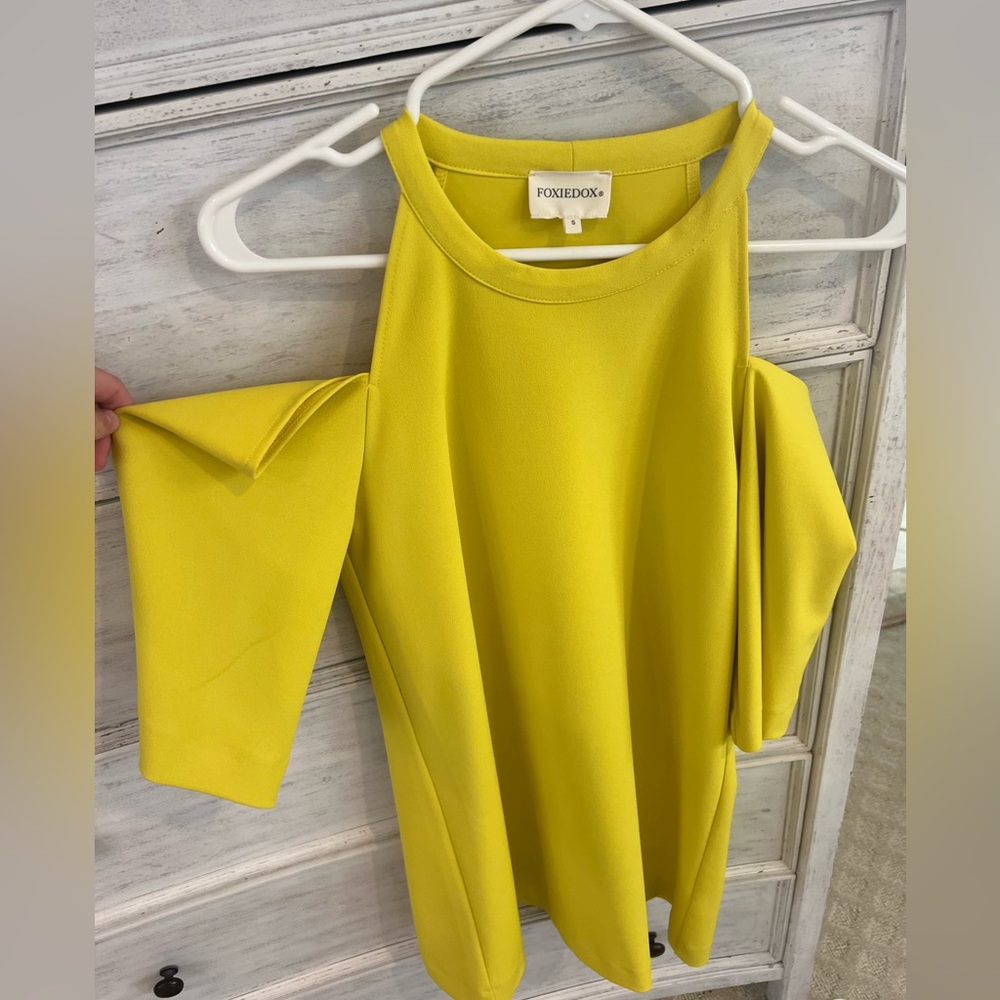 Yellow of the shoulder mini dress
